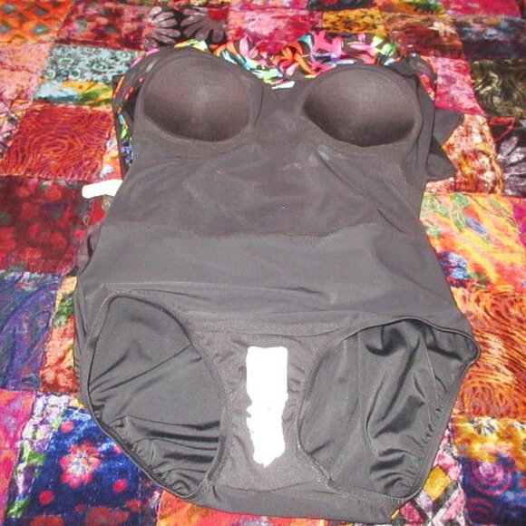 Inches Away Swim Dress Size 14 Rainbow One Piece Tummy Minimizer Slimming NEW - Picture 11 of 12